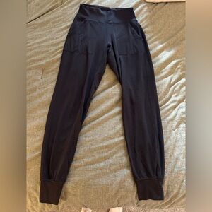 Women’s Lululemon Align Jogger.